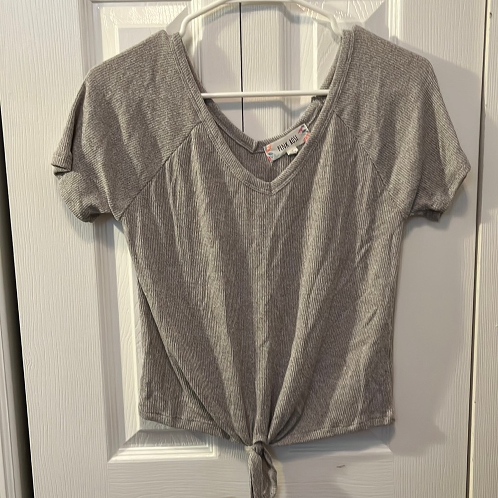comfy gray tshirt with ties on bottom